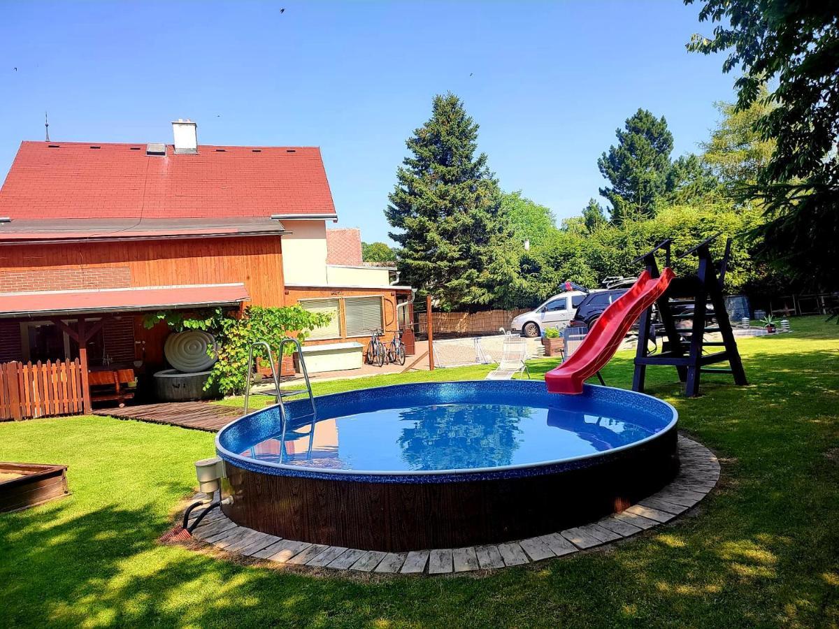 Ubytovani U Rybnicka Villa Arnoltice u Decina Luaran gambar