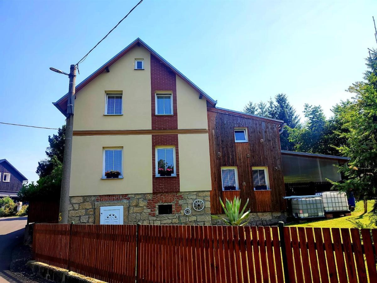 Ubytovani U Rybnicka Villa Arnoltice u Decina Luaran gambar