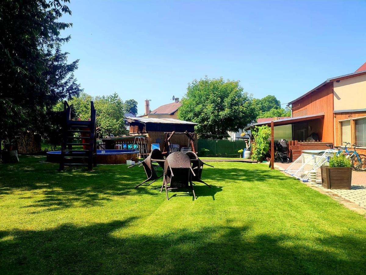 Ubytovani U Rybnicka Villa Arnoltice u Decina Luaran gambar